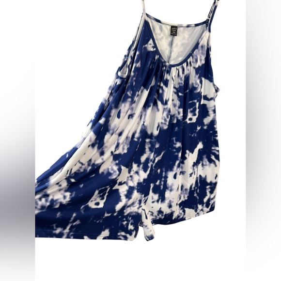 ✨‎ 5/$30 ✨ SHEIN Curve Blue and White Tie-Dye Romper - Picture 7 of 7